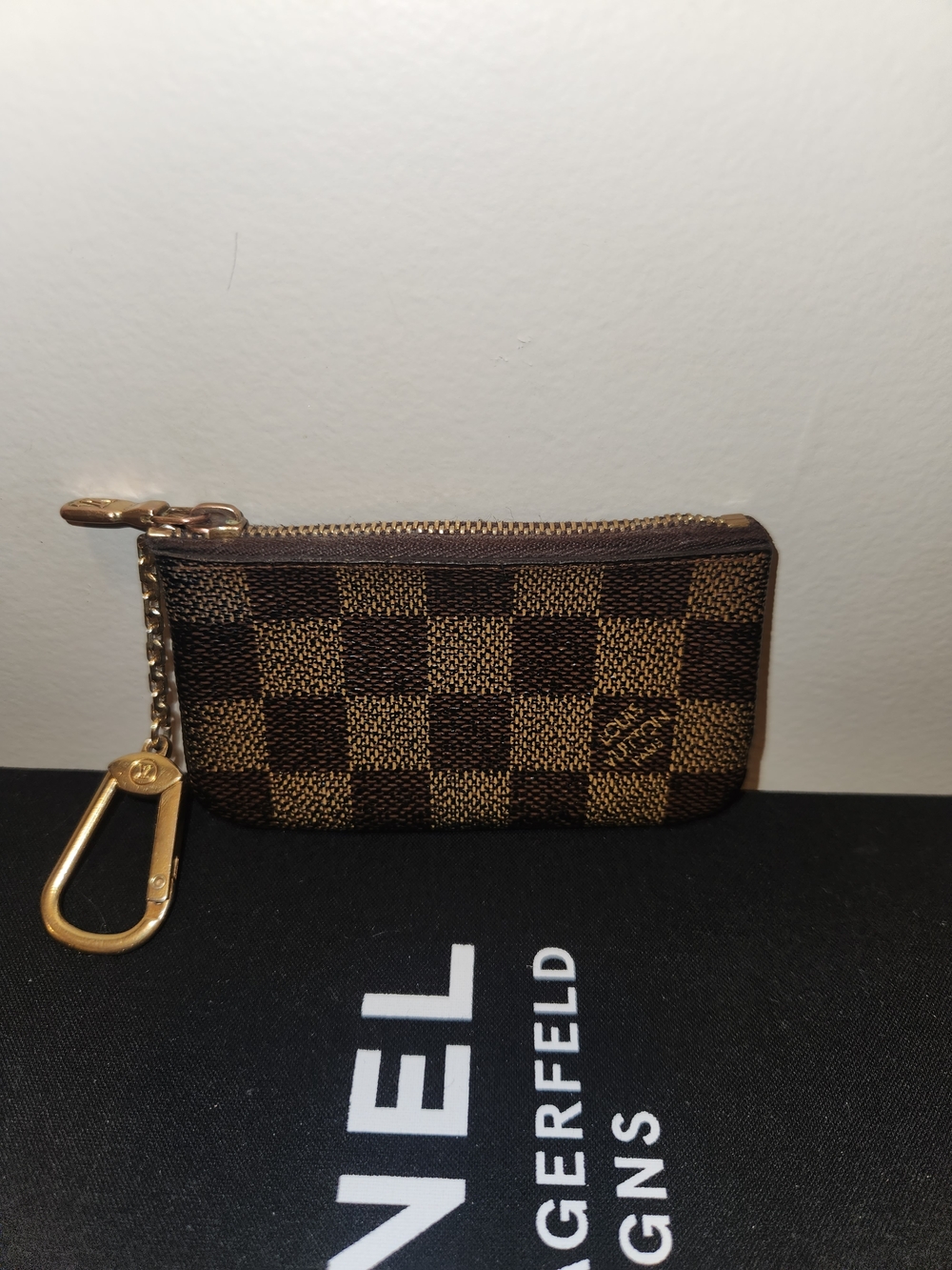 Authentic Louis Vuitton Damier Ebene Key Cles